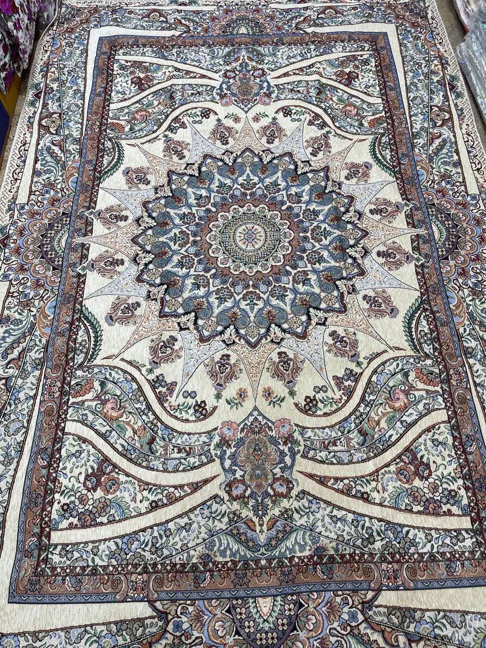رو فرشی مخمل زرک دار یلدای کویر یزد ابعاد 3 در 3/5 (9 متری) در کالای خواب آرامش